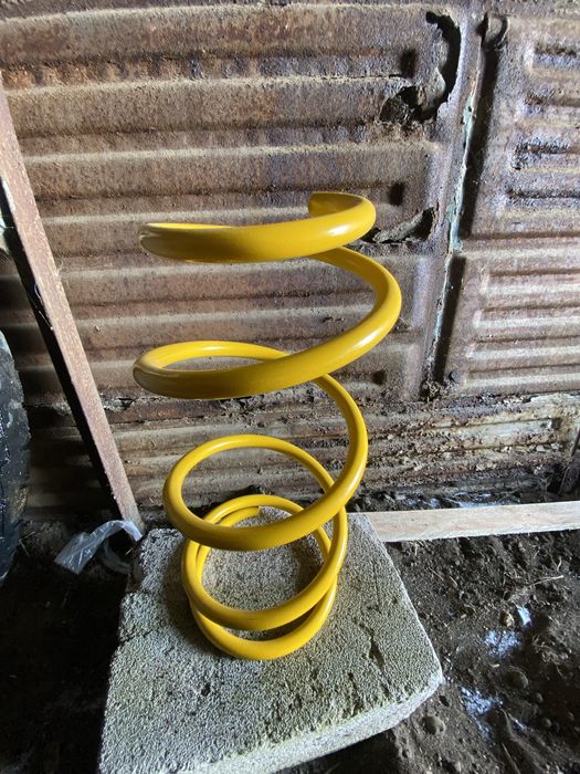 Пружина подвески передняя Мазда трибьют