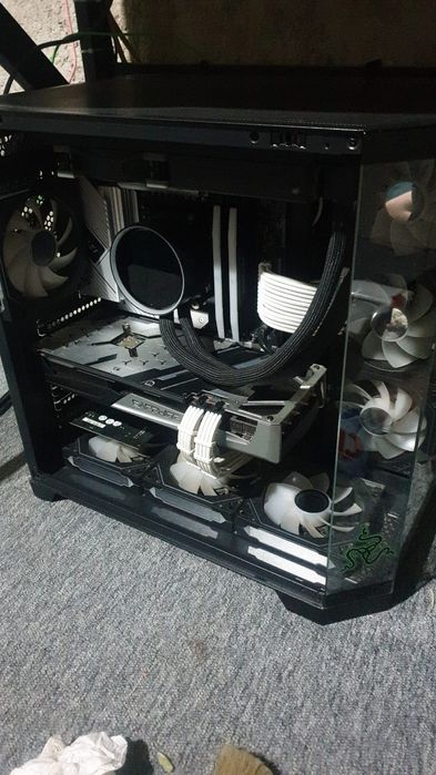 Vând sau schimb rx 5700xt sapphire nitro plus