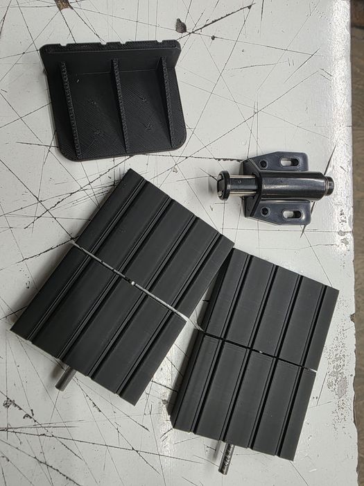 Произвеждам комплект панти за скрит монтаж ревизионен отвор.Ревизия.