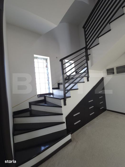 Reprezentativitate, Tehnologie si Costuri Zero: Sediu Vila  in Exclusi