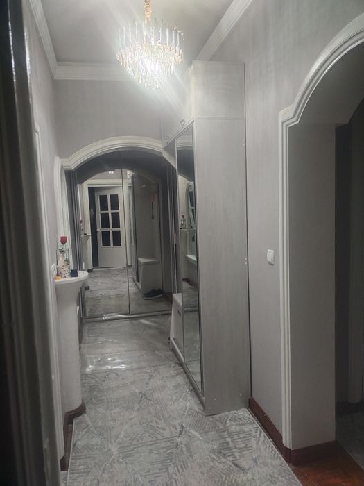 Тинчлик метро срочна сотилади