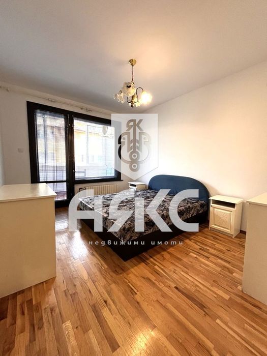 Дава се под наем Двустаен апартамент в София, Лозенец - 80 кв.м за 590 € - Снимка #4