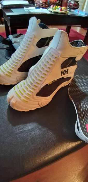 Дамски кецове на Helly Hansen / Versa