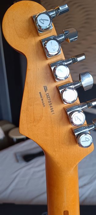 American Deluxe Stratocaster® “V” Neck (2004-2010)