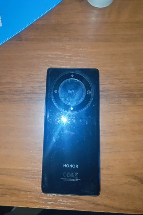 Продаю телефон honor x9a