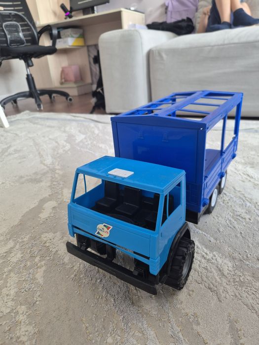 Продам большие машинки...