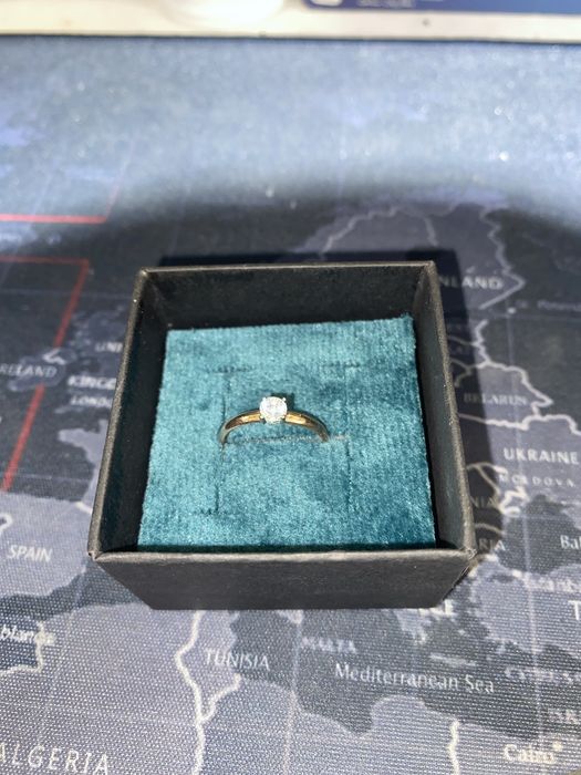 Продается золотое кольцо 585 пробы