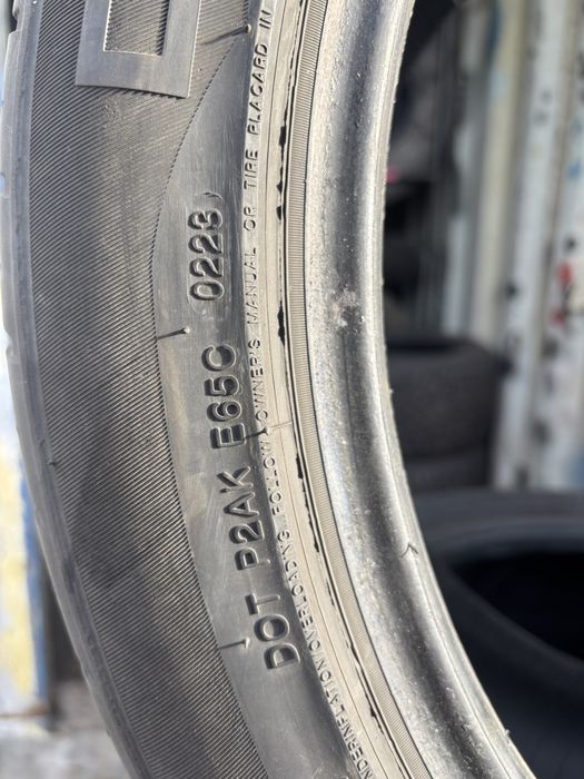 Продам комплект шин 275/40 R20