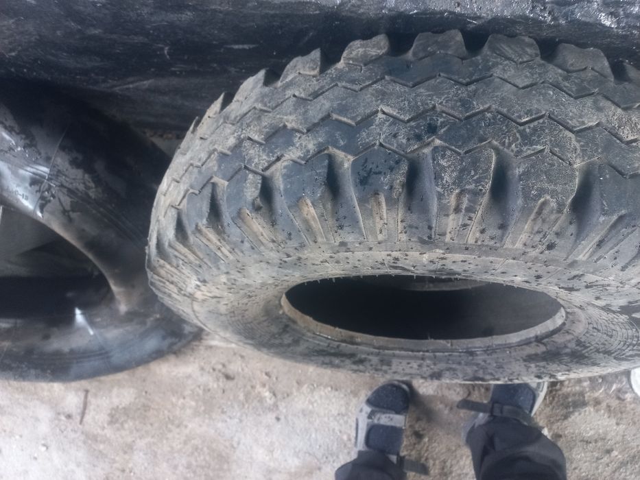 Продам на уазик колесо