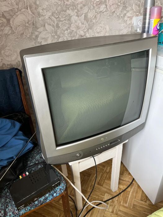 Продам телевизор