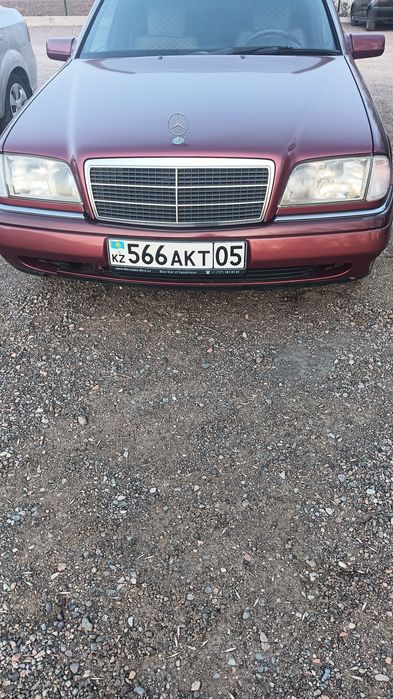 Продам Мерседес с 202  ,1994, 1.8, автомат