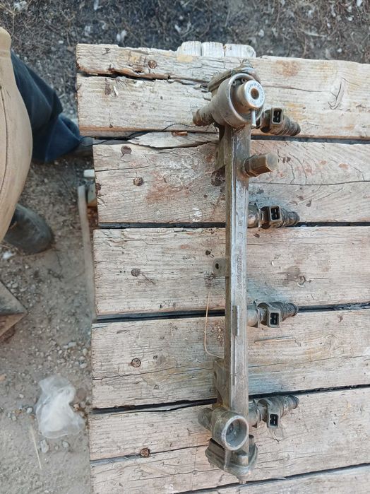 Продам запчасти на мерседес 210