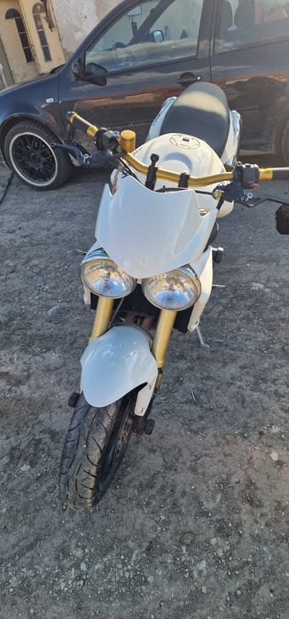 Пистов мотор Triumph Street triple