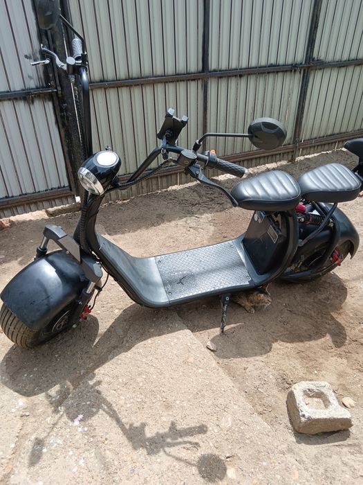 Vând scuter electric