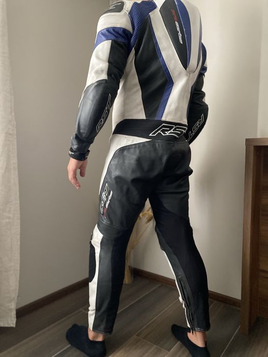 Цял  екип Rst pro serias carbon 54 56 кожен екип