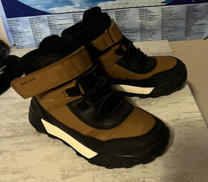 зимни обувки /апрески Geox J TREKKYUP B ABX Е
