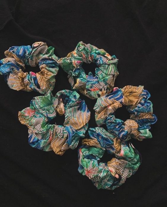 Ръчно изработени ластички за коса (различни видове)