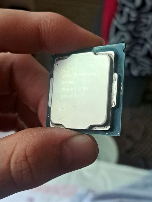 Процессор Intel Pentium G5400 
​Надежный и шустрый процессор