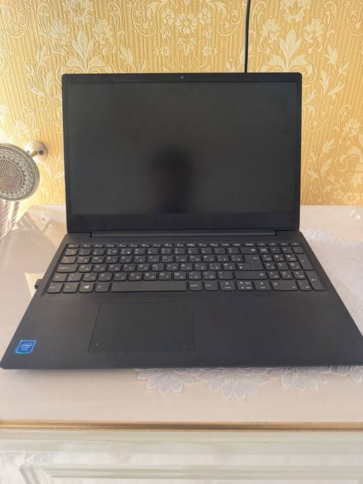 ноутбук Lenovo V15