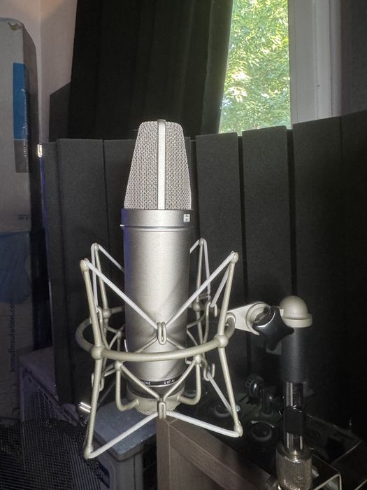 Microfon studio Neumann U87 Ai