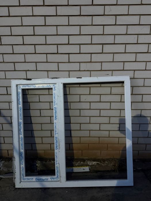 Продам пластиковые двери и окна