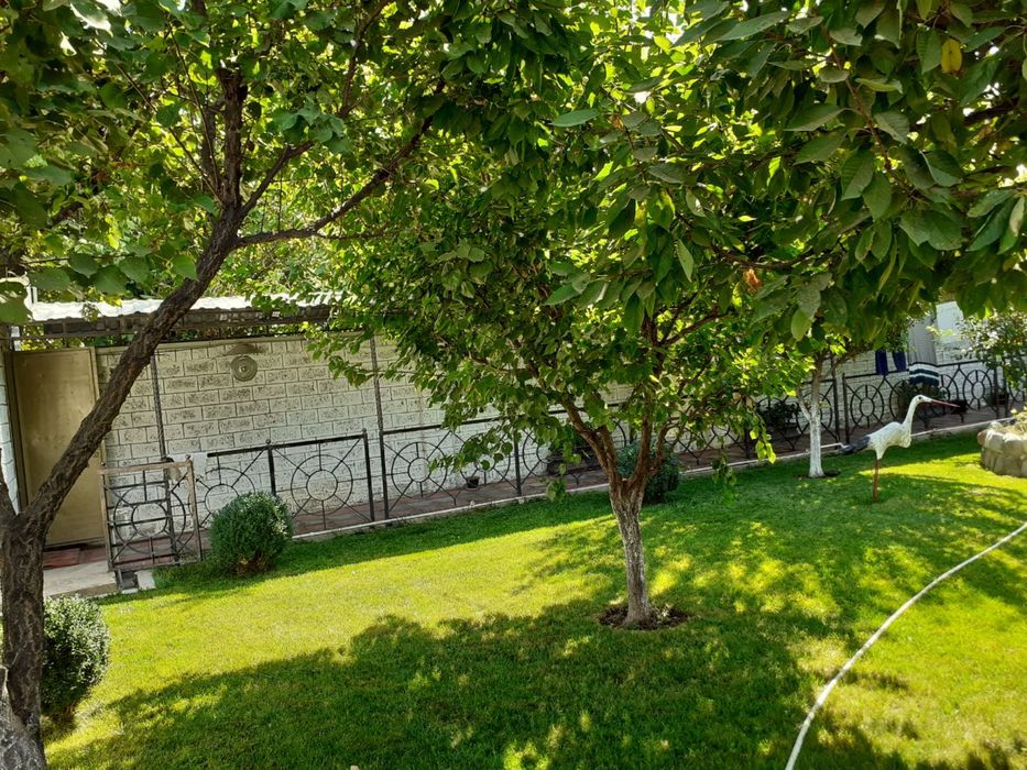Qibray tumanida 8 sotixli hovli sotiladi