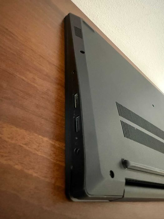 Lenovo V15 Ryzen 7 5700U, 16GB RAM, 512GB SSD, 15.6" FHD, Ubuntu 24LTS