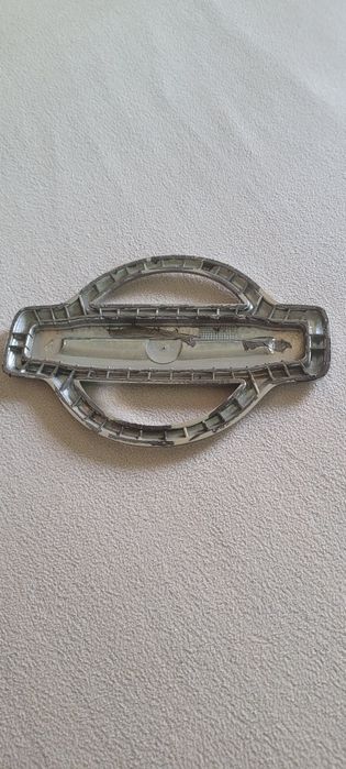 Emblema Nissan.  .