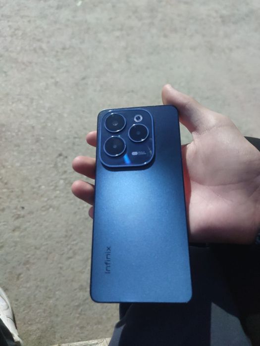 Телефон Infinix hot 40