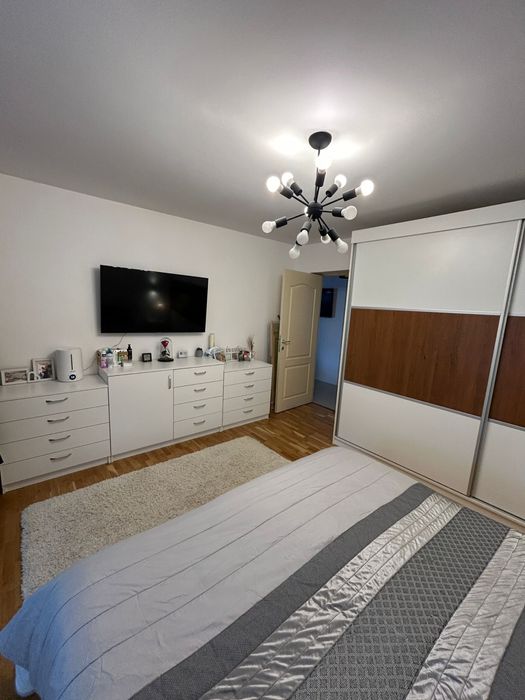 Apartament 3 camere,76mp,renovat complet,mobilat la comanda,Orastie
