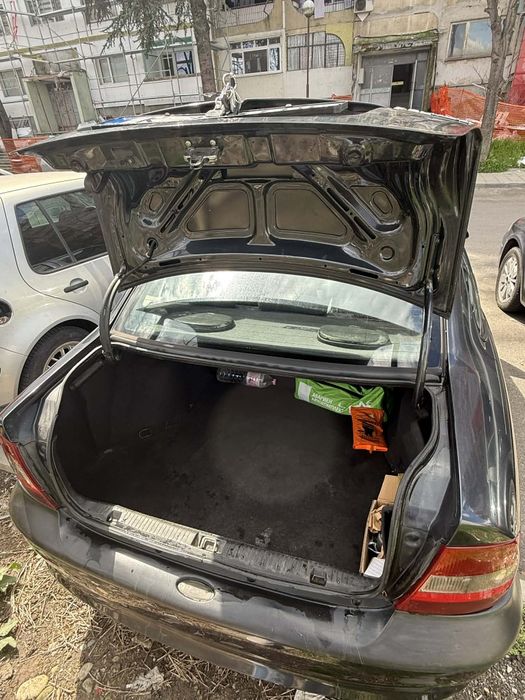 Продавам Опел Вектра Б 1996г.