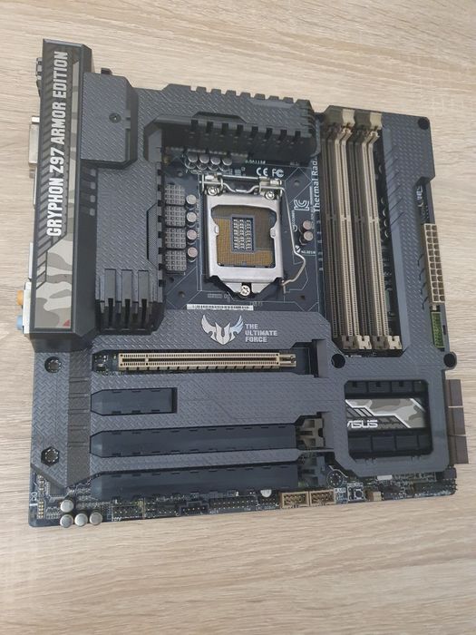 Placa de baza  asus gryphon z97