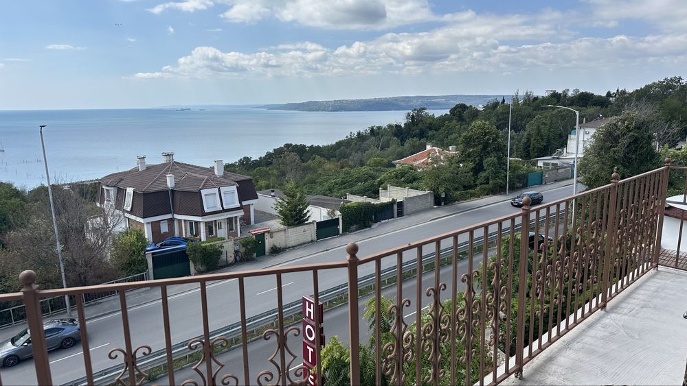 Нощувки с панорамна морска гледка