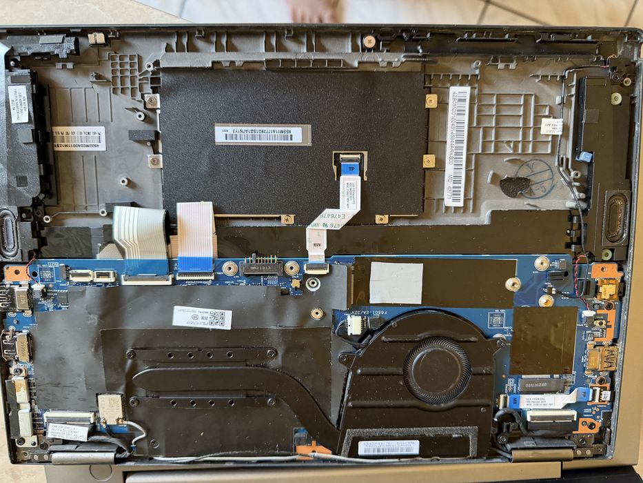 Vand Laptop Lenovo Thinkpad x13 gen 2 defect