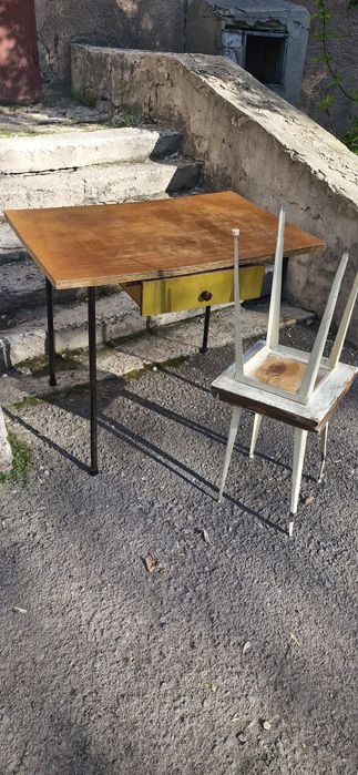 Даром стол стулья сейчас!