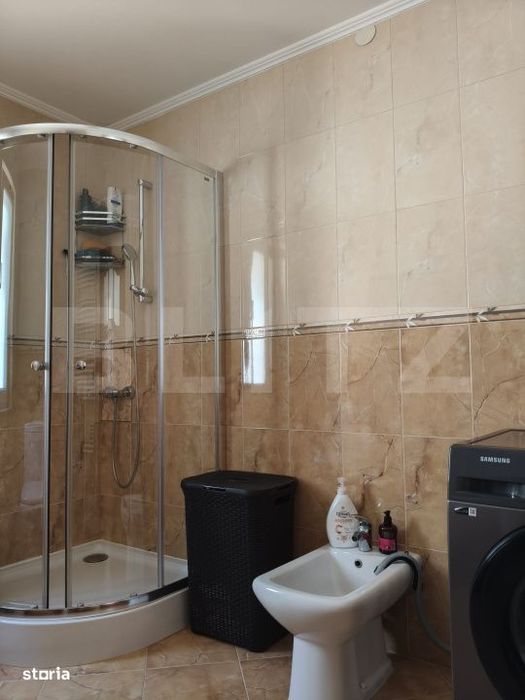 Casa cu 5 camere, suprafata utila 208 mp, loc. Halmeu