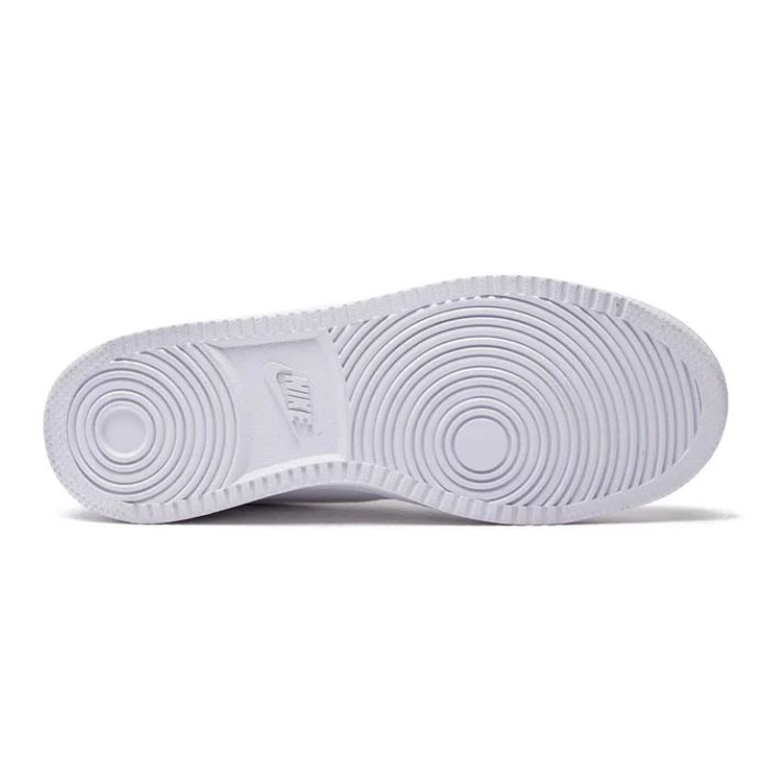 Nike AQ1773‑100 (2022 )