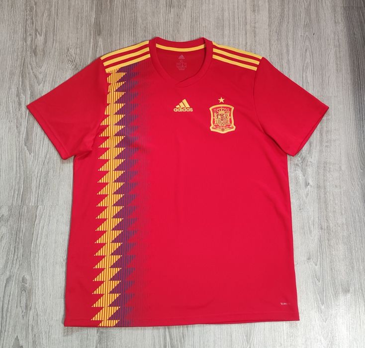 Adidas Spain XL Фланелка на Испания XL в отлично състояние