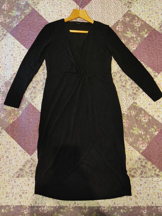 Платье в пайетках  на праздники размер М -Л