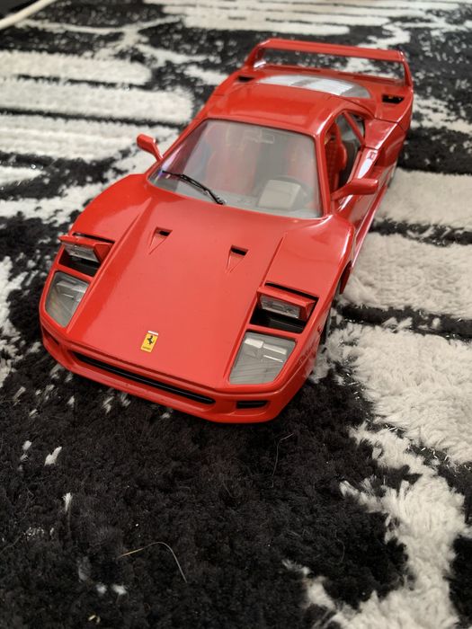 Macheta Auto Ferrari F40 1:18