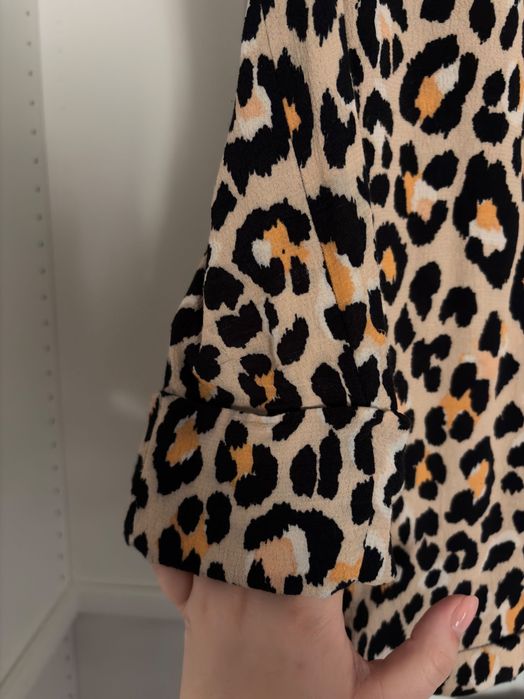 Jacheta subtire animal print Bershka