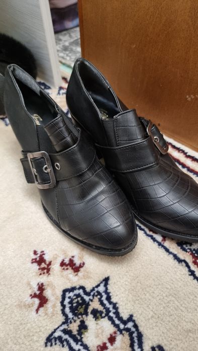 Продам стильные женские ботильоны