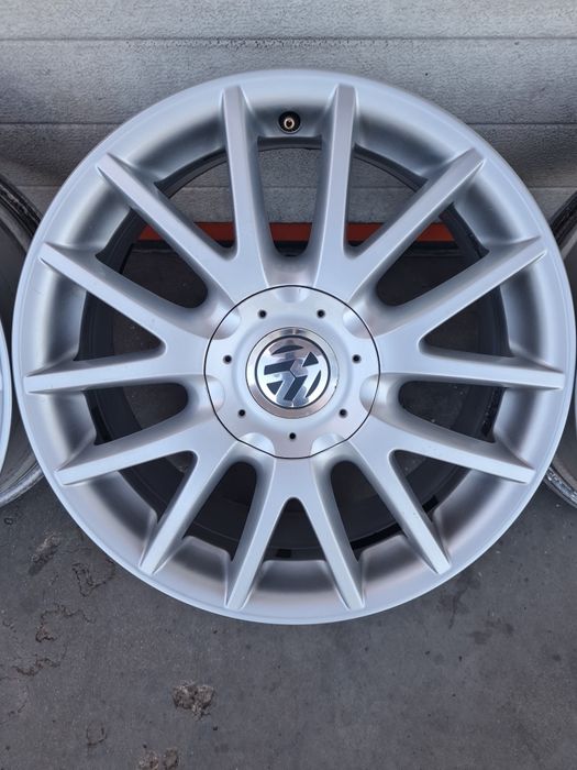 Оригинални джанти за ФОЛКСВАГЕН VW R17 5x112 ET54 7J