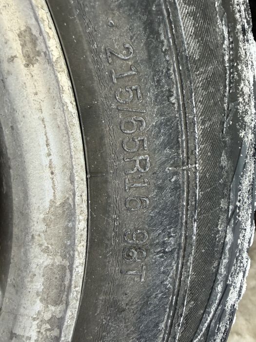 продам 2 резины 215/65/16