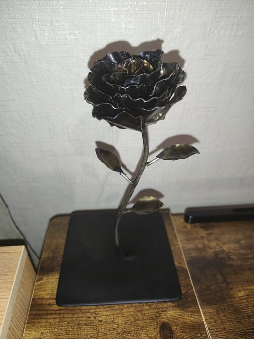 Метална роза ръчна изработка