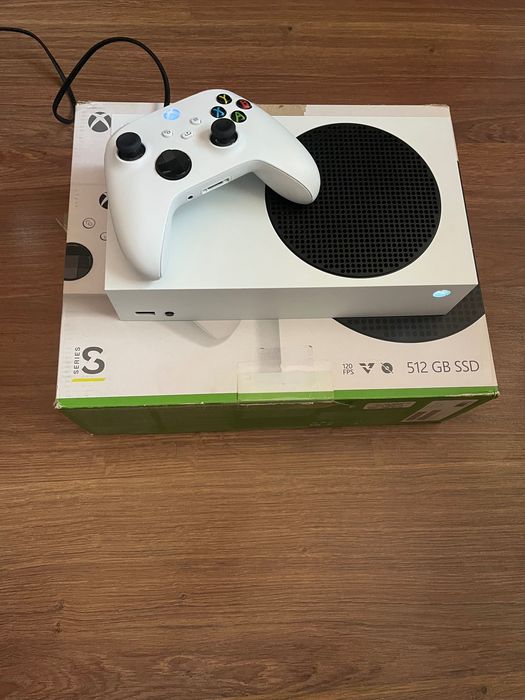 Xbox Series S + controller