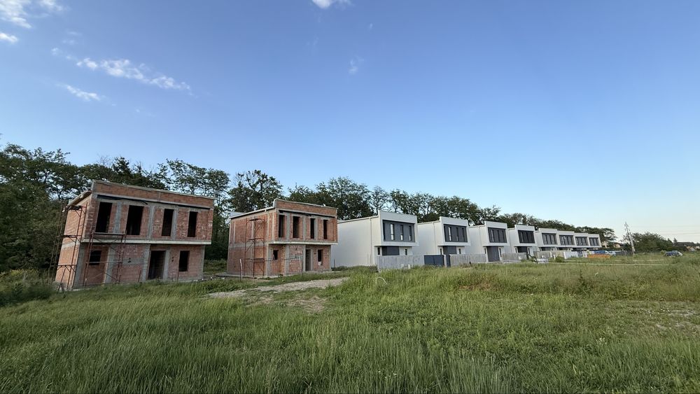 Casa langa parcul Bucov