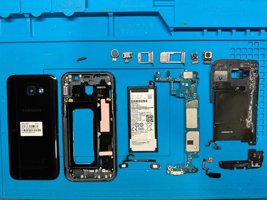 Samsung Galaxy A5 2017 на части