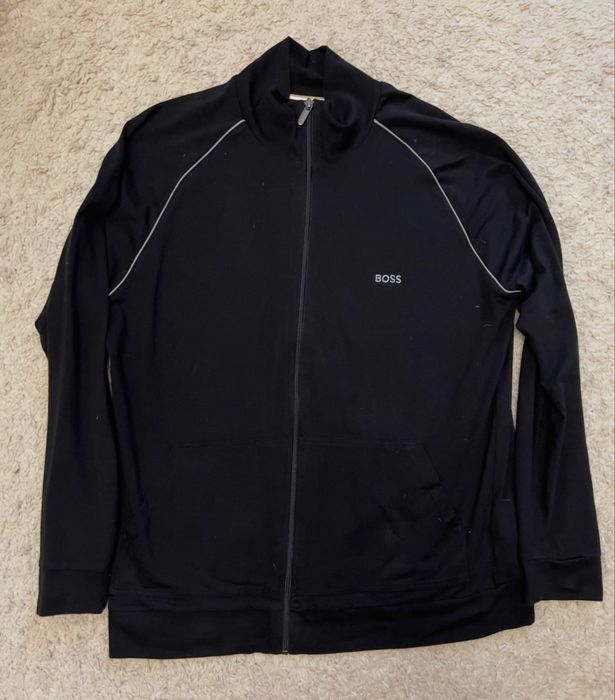 Hugo , различни дрехи Промоция