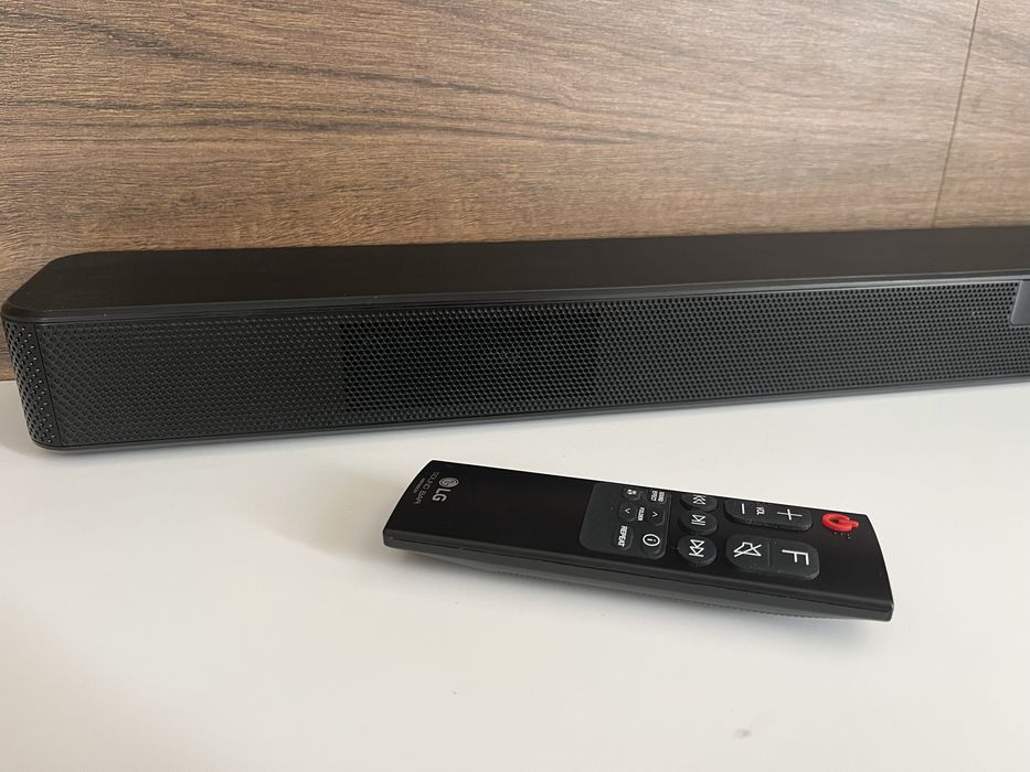 Sistem Soundbar + Subwoofer LG